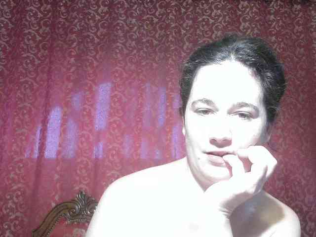 AmanelWhite webcam