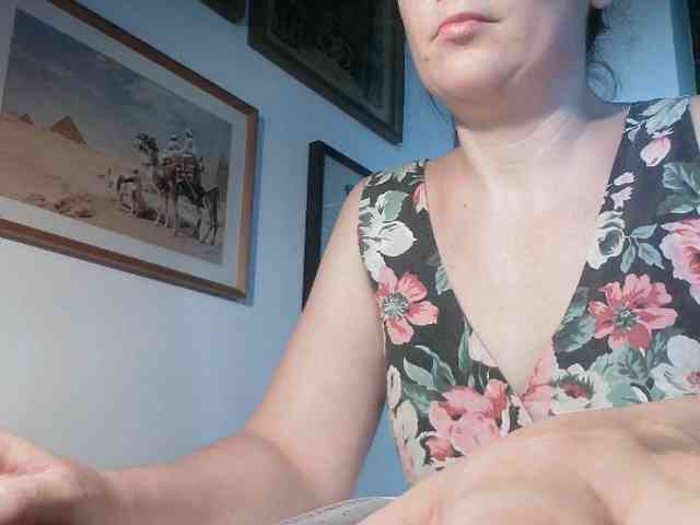 AmanelWhite webcam