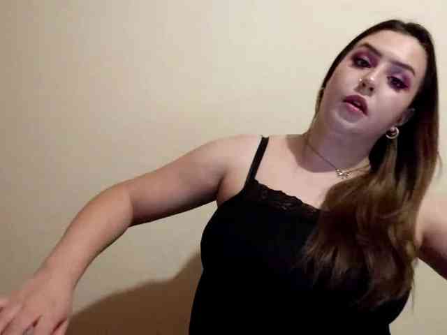 Model: LolaBigBoobs
