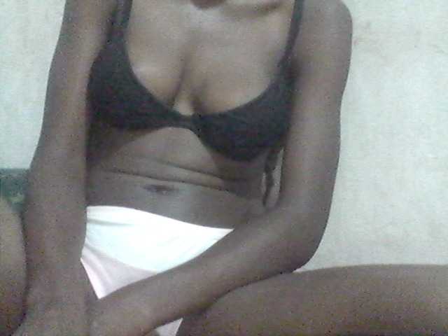 Amelia254-1 live cam on BongaCams
