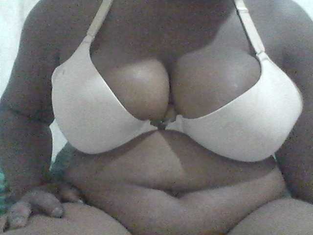 Amelia254-1 live cam on BongaCams
