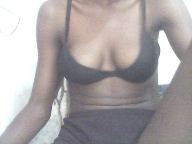 Amelia254-1 live cam on BongaCams
