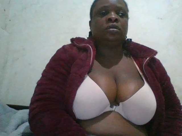 Amelia254-1 live cam on BongaCams