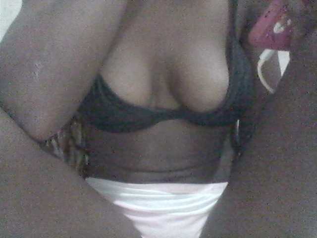 Amelia254-1 live cam on BongaCams