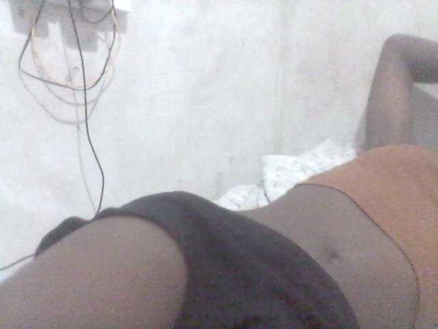 le modèle Amelia254-1 est en webcam porno dans un show sur le site bongacams, il possède les tags suivants: Ebony,Brunette,Trimmed