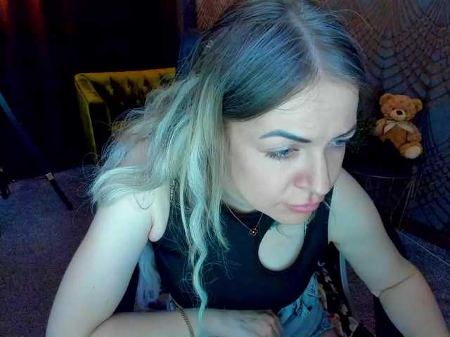 AnnaSnow live cam on BongaCams
