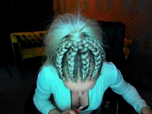 AnnaSnow's BongaCams show and profile