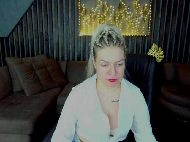 AnnaSnow's BongaCams show and profile