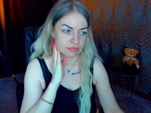 AnnaSnow live cam on BongaCams