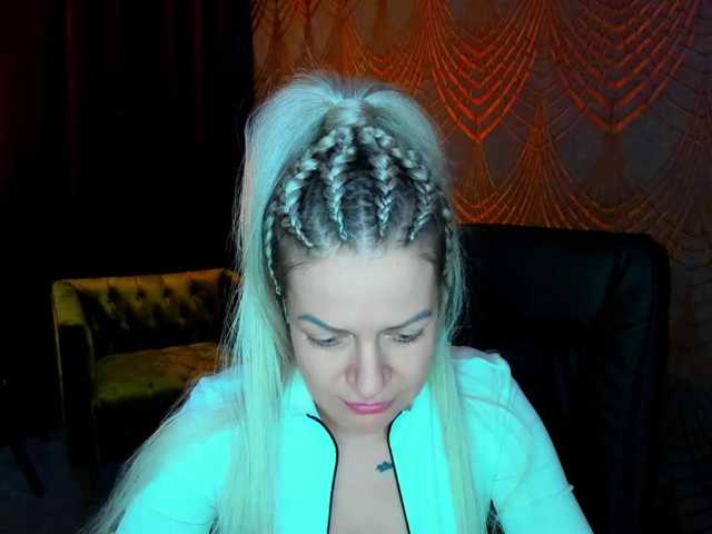 AnnaSnow's BongaCams show and profile