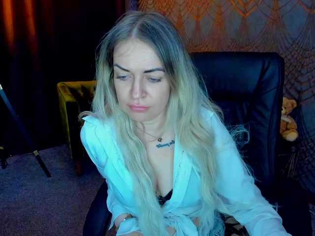 AnnaSnow live cam on BongaCams