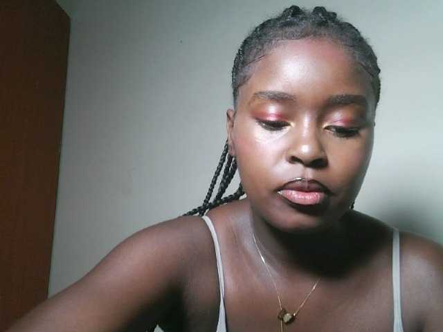Spiceynelly live cam on BongaCams