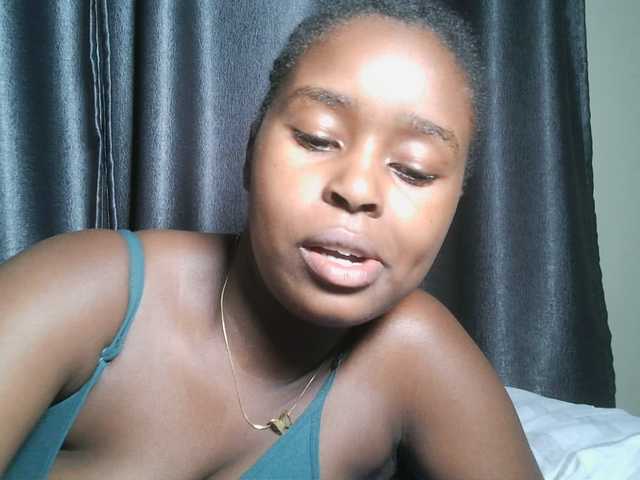 Spiceynelly live webcam show
