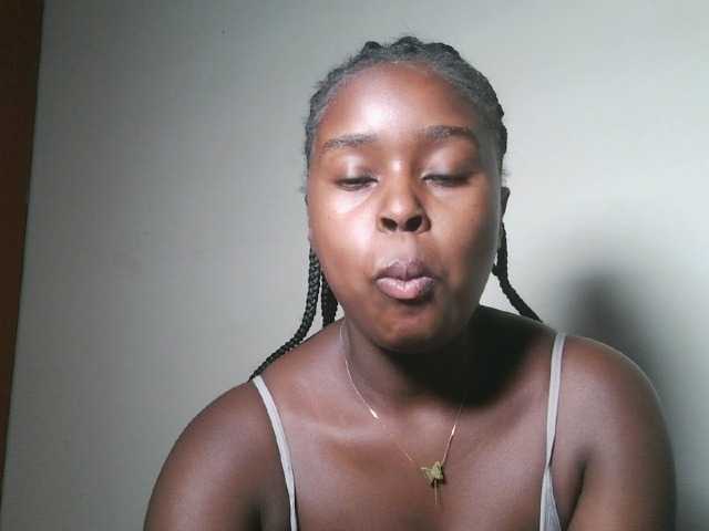 Spiceynelly live cam on BongaCams