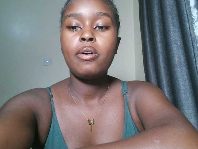 Spiceynelly live cam on BongaCams