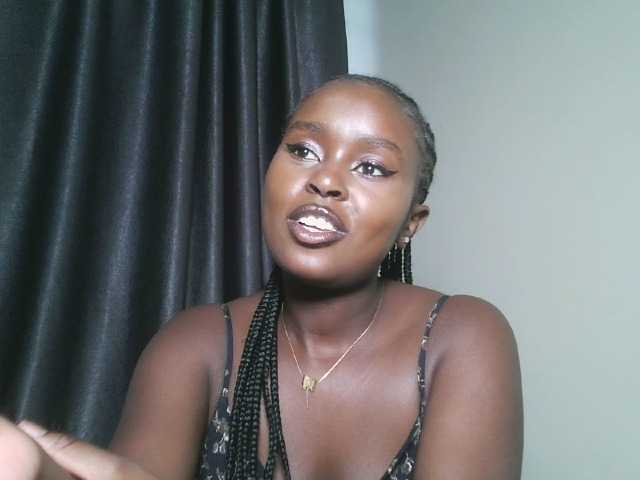 Spiceynelly webcam bongacams model stream image