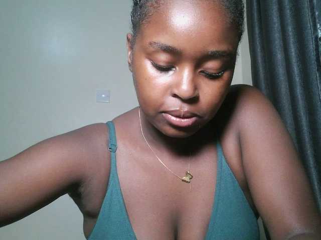 Spiceynelly live webcam show