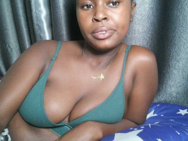 Spiceynelly live webcam show