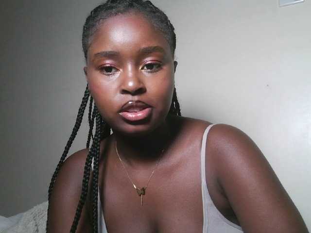 Spiceynelly live cam on BongaCams