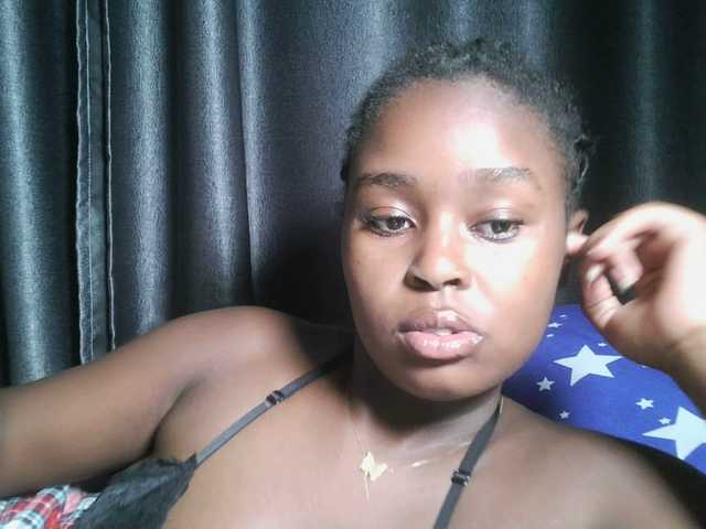 Spiceynelly live webcam show