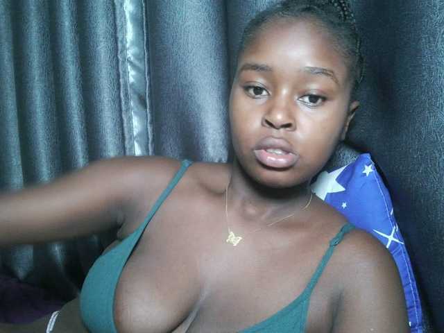 Spiceynelly live webcam show