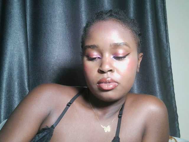 Spiceynelly live webcam show