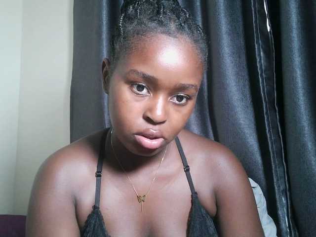 Spiceynelly live cam on BongaCams