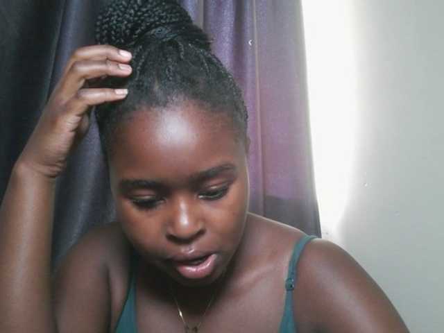 Spiceynelly live webcam show