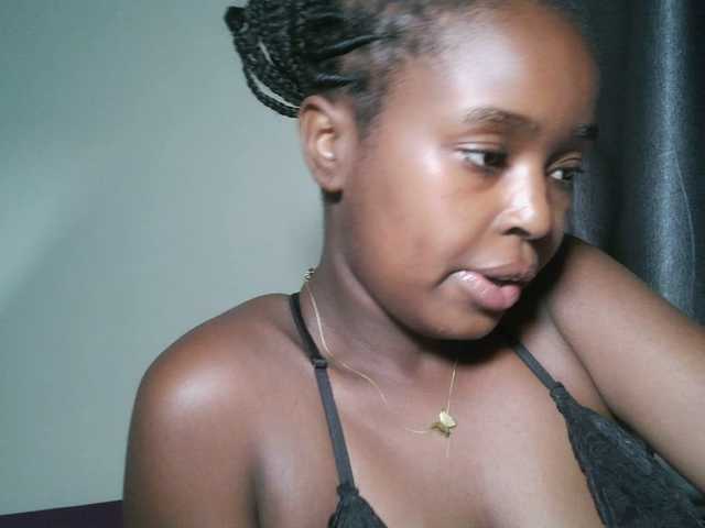 Spiceynelly live webcam show
