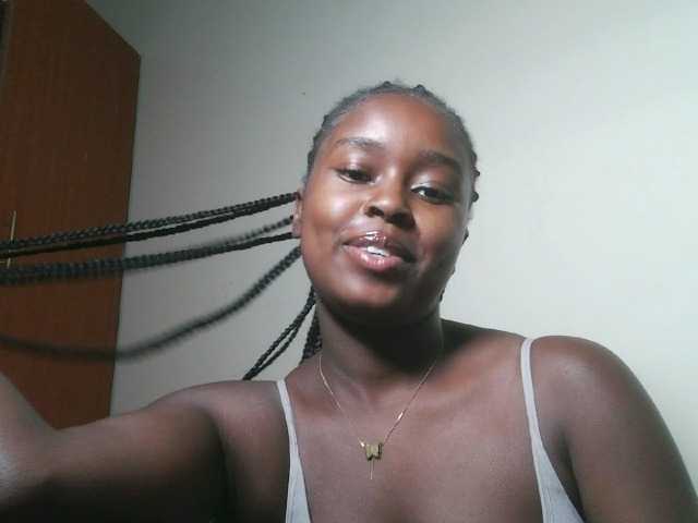 Spiceynelly live cam on BongaCams