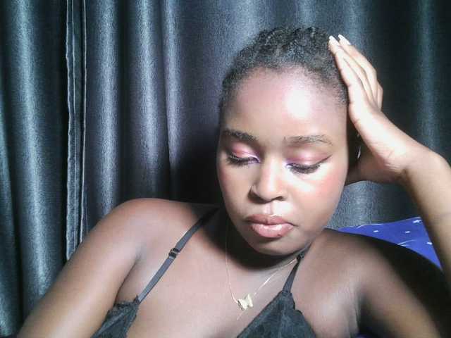 Spiceynelly live webcam show