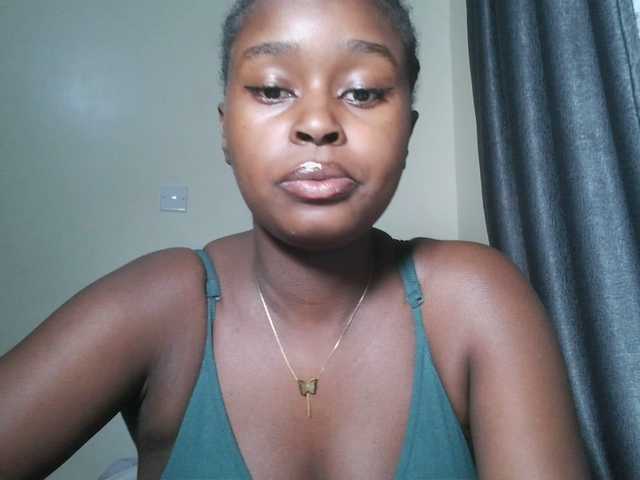 Spiceynelly live webcam show