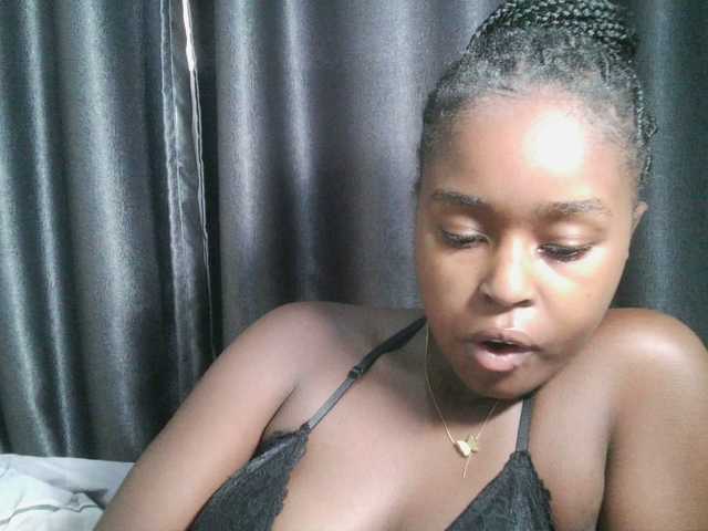 Spiceynelly live cam on BongaCams