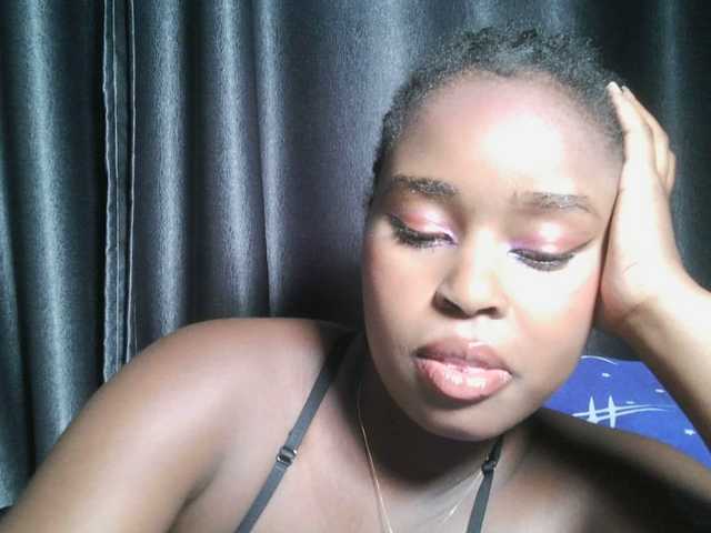 Spiceynelly live webcam show
