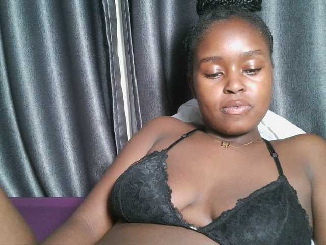 Spiceynelly live webcam show