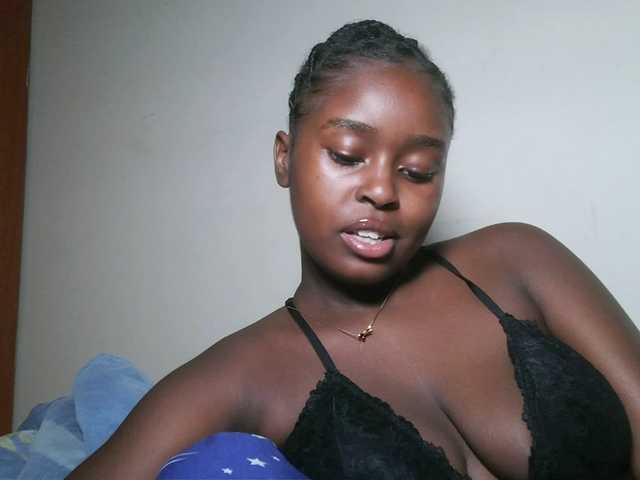 Spiceynelly live webcam show