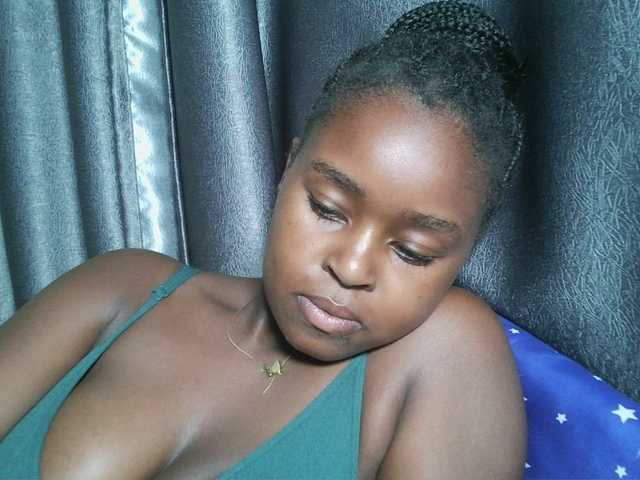 Spiceynelly live cam on BongaCams