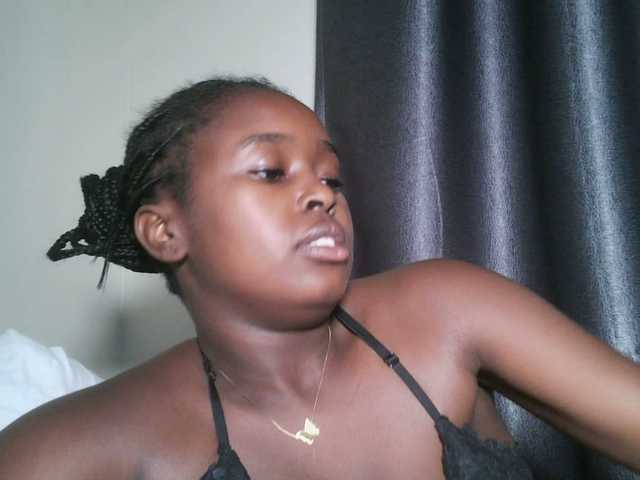 Spiceynelly live webcam show