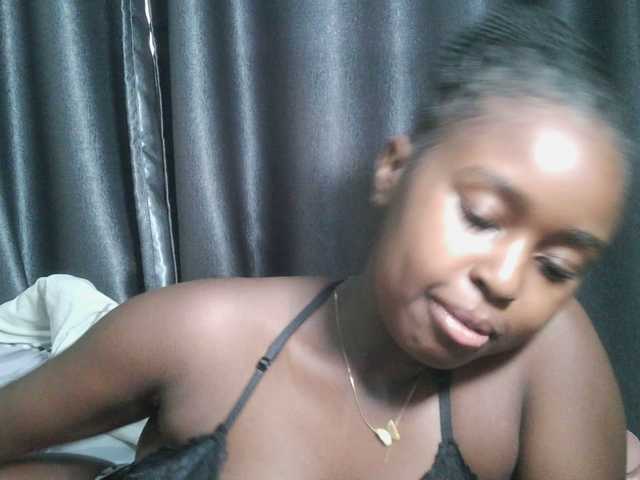Spiceynelly live webcam show