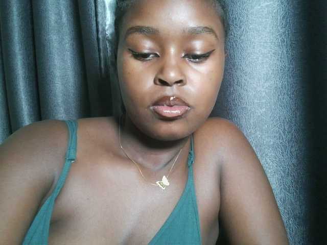 Spiceynelly live cam on BongaCams