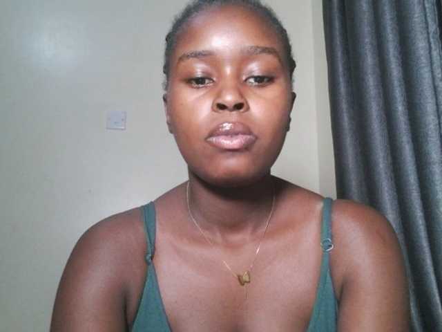 Spiceynelly live webcam show