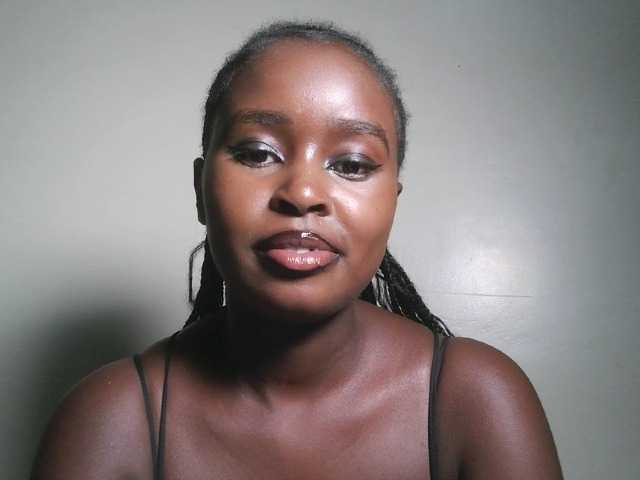 Spiceynelly webcam bongacams model stream image