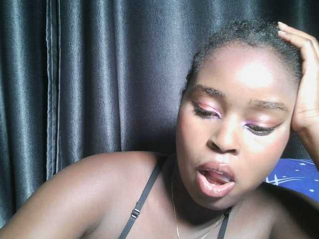 Spiceynelly live webcam show