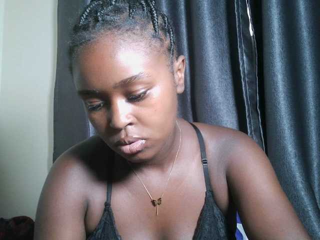 Spiceynelly live cam on BongaCams
