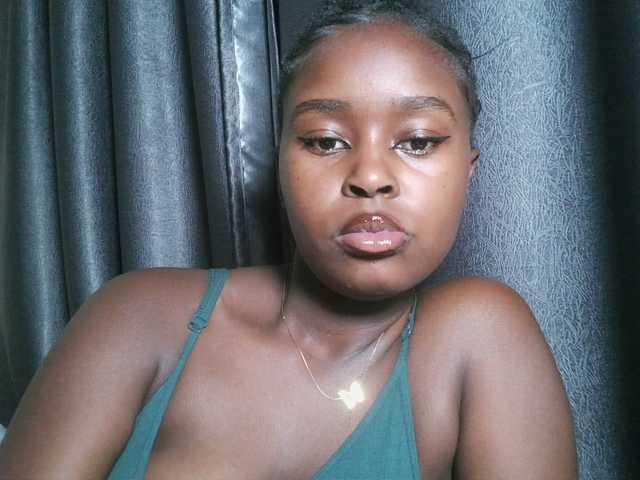 Spiceynelly live webcam show