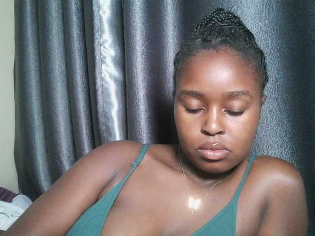 Spiceynelly live webcam show