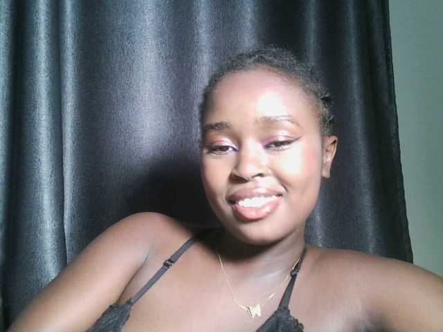 Spiceynelly live webcam show
