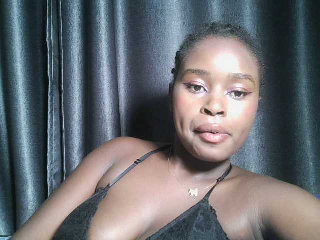 Spiceynelly live webcam show