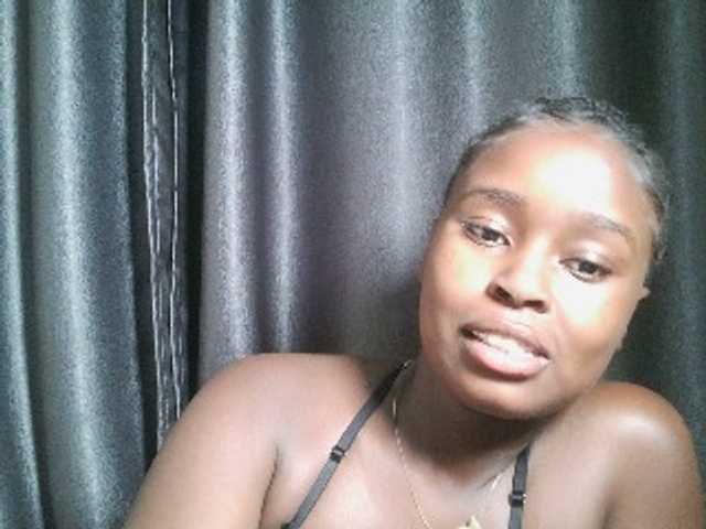 Spiceynelly live cam on BongaCams