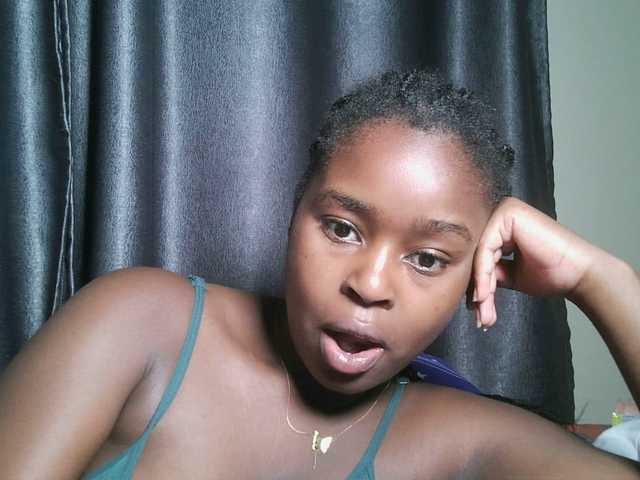 Spiceynelly live webcam show